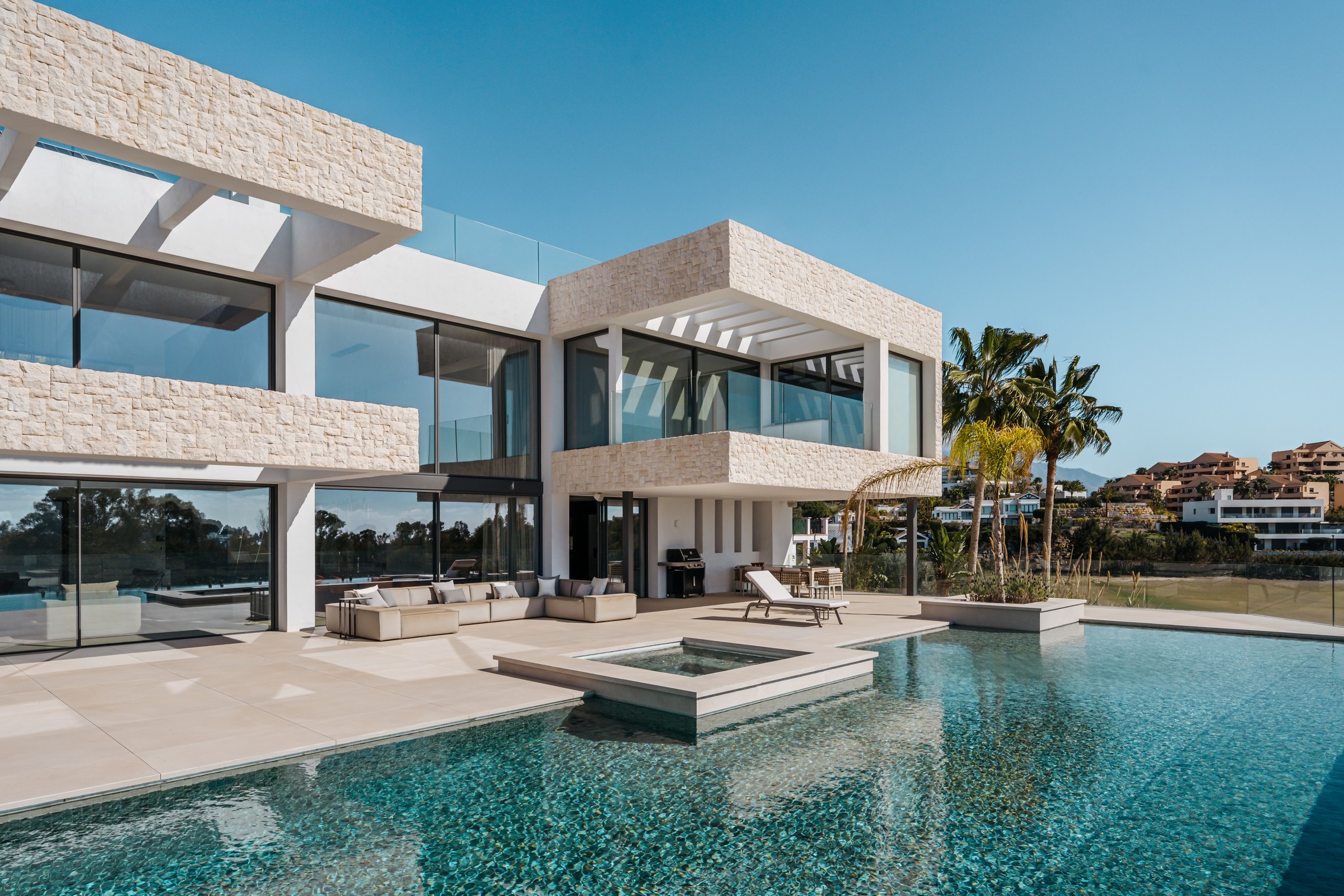 Buying Marbella Real Estate in 2025 – 7 Key Tips for International Buyers