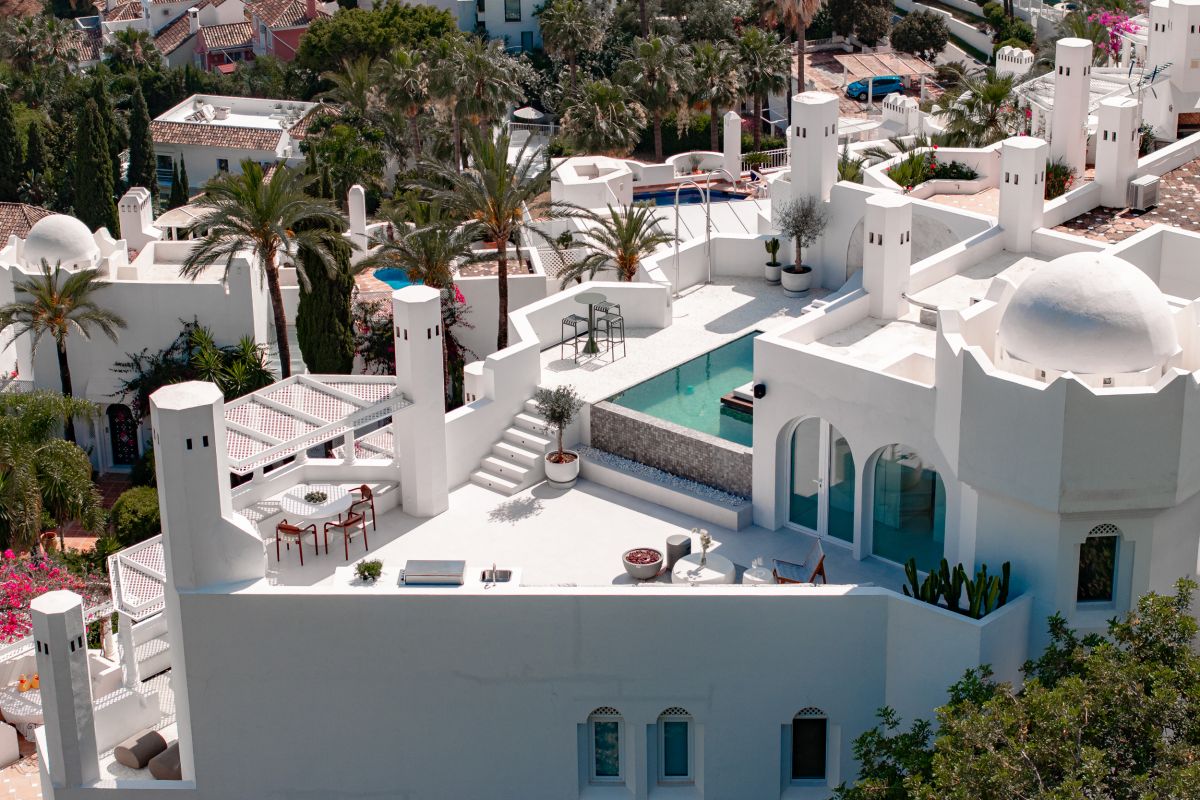 PENTHOUSE IN JARDINES COLGANTES