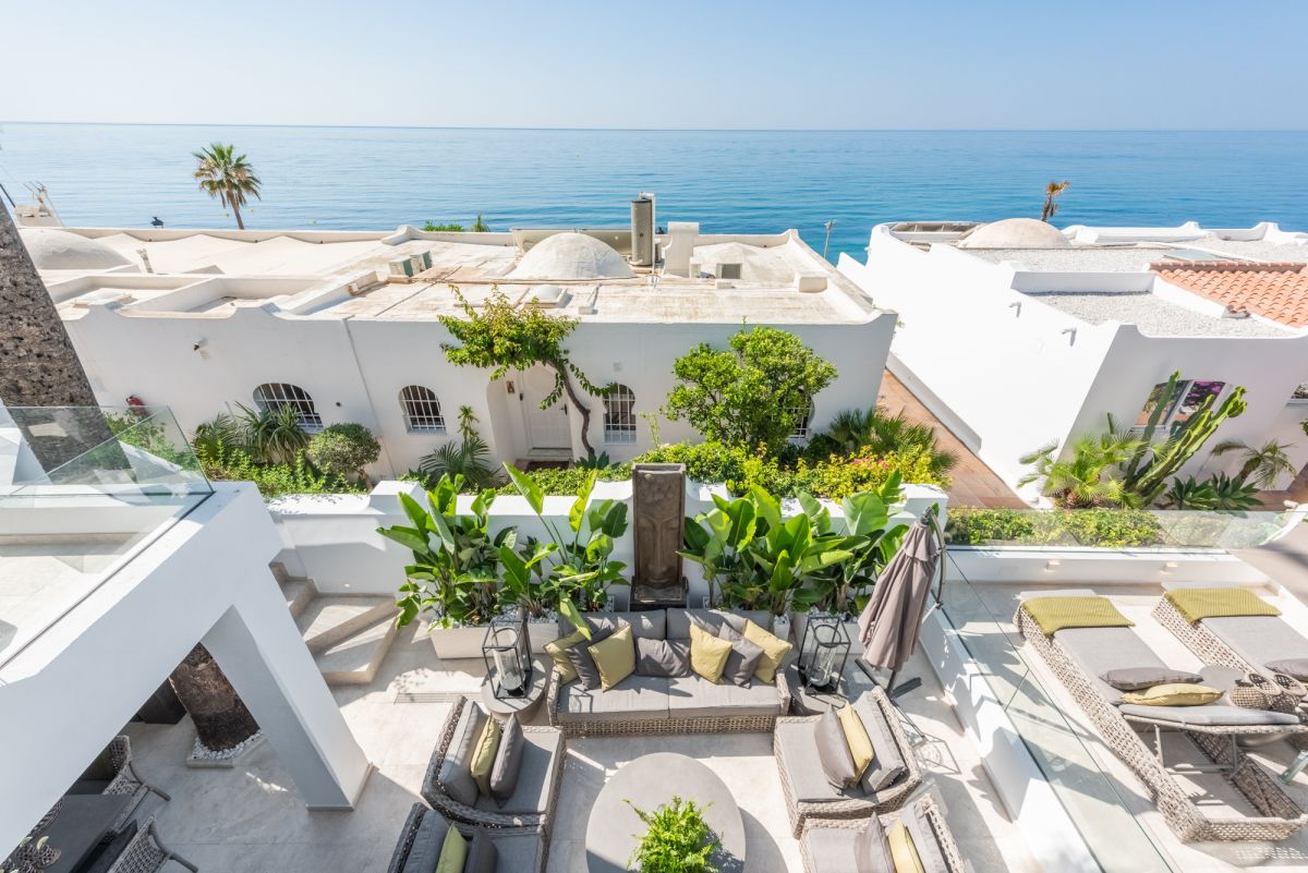 Oasis Club - Villa For Sale - Marbella Golden Mile