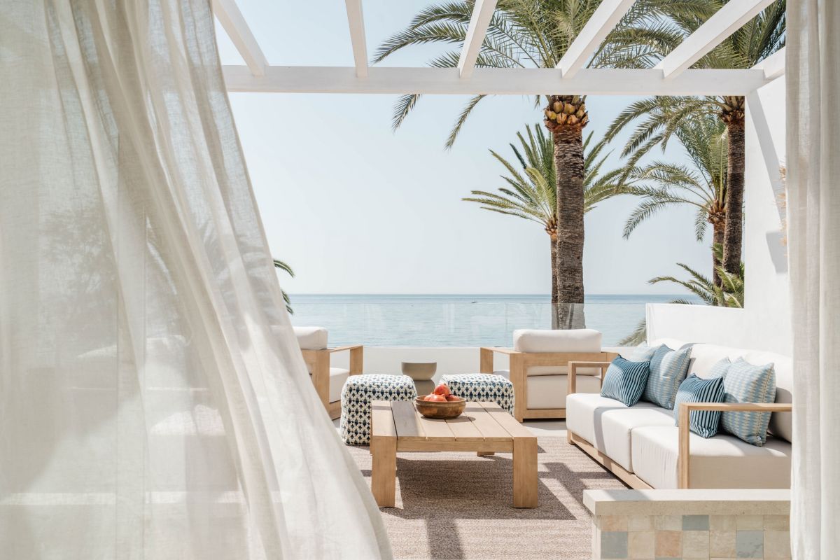 Beach House in Oasis Club, Marbella Golden Mile
