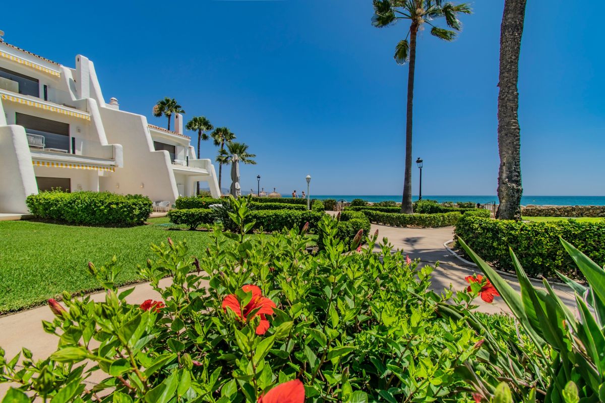 coral beach townhouse for sale